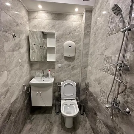 Utopia 2, By Lmg Gasthuis