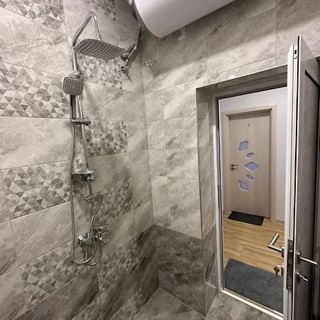 Gasthuis Utopia 2, By Lmg *